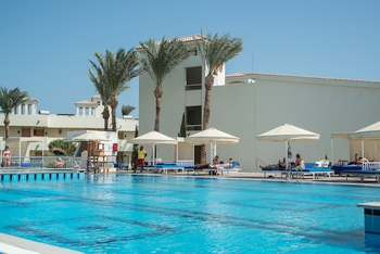 Am Jacuzzi-Pool im Dana Beach