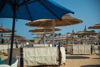 Am Strand vom Roten Meer im Dana Beach