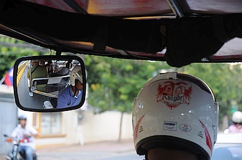 Und nochmal durch Phnom Penh mit einem TukTuk.