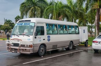 Toyota Coaster) mit Anhnger (dieser ohne Beleuchtung oder Bremslichter)