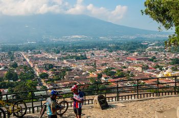 Aussichtspunkt "Cerro de La Cruz" ber Antigua.