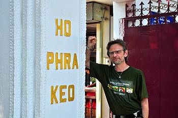 Graubart Andy am "Ho  Pha Keo", 
dem ltesten Tempel in Laos