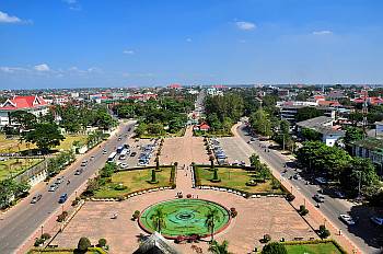 Blick vom Triumphbogen "Patou Xai" in Vientiane