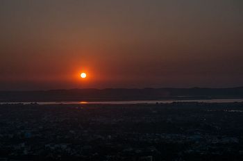 Sonnenuntergang ber Mandalay