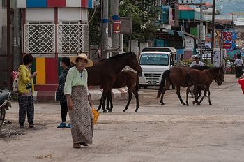 Spaziergang durch Nyaung Shwe.