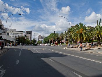  Independence Avenue, die Haupteinkaufsstrasse von Windhoek.