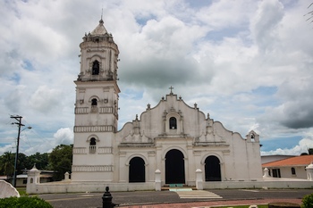 Die Baslica Menor de Santiago Apostol de Nat.