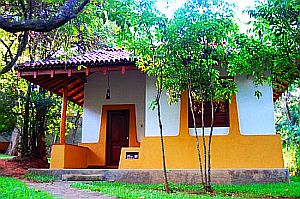 Hotel Amaya Lake in Dambulla